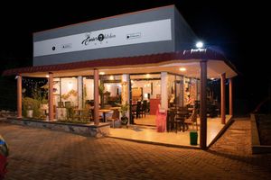 The Eunie's kitchen experience on LyveCity