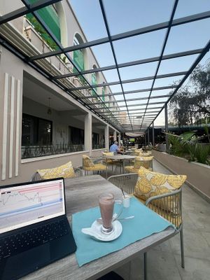 The 4 Points Bar and Restaurant experience on LyveCity