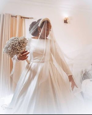 The The Sununu Effect Beauty Studio experience on LyveCity