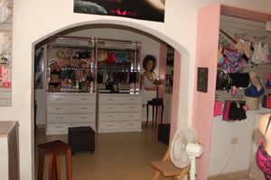 Bra World image