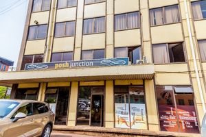 The Posh Junction Salon experience on LyveCity
