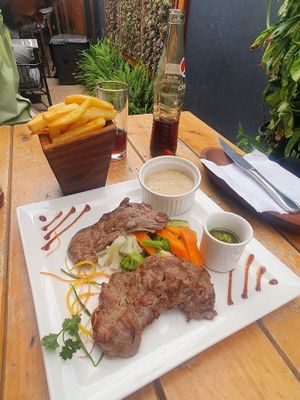 The La Cueva experience on LyveCity