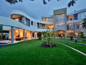 The Oceans | Uganda experience on LyveCity